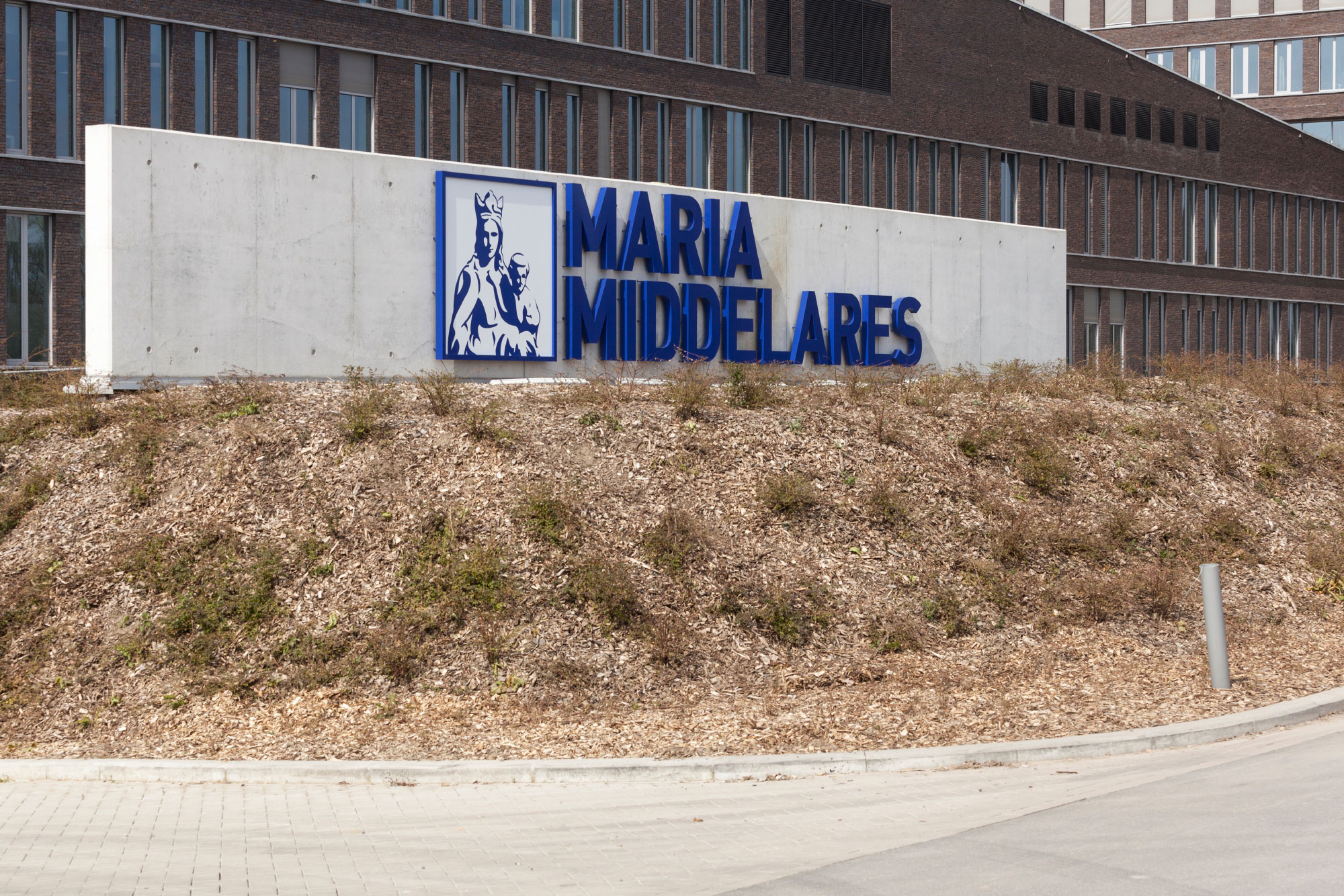 az_maria_middelares_outdoor_signalisatie