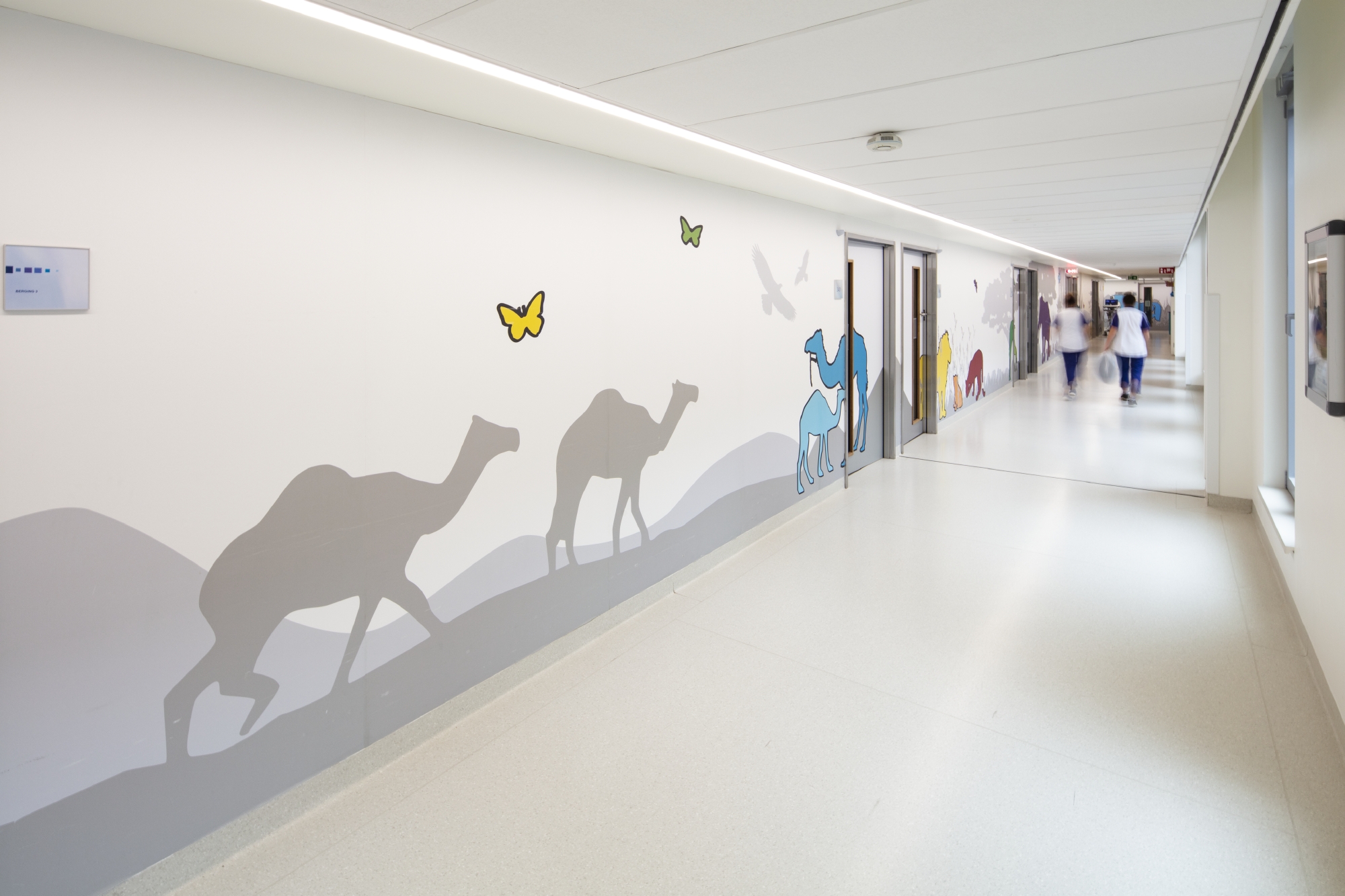 Grafische interieurtoepassing en muurdecoratie voor de kinderafdeling van AZ Maria Middelares