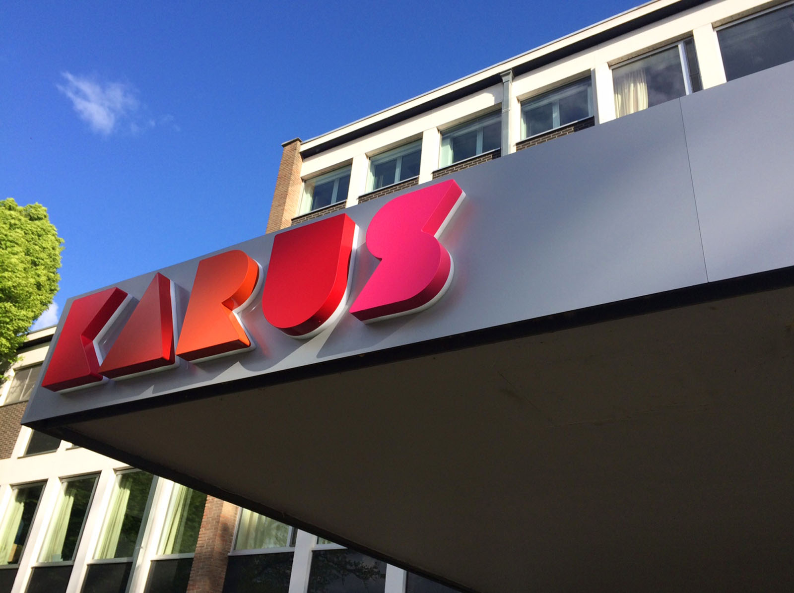 Het nieuwe identiteit en een nieuw logo voor Karus