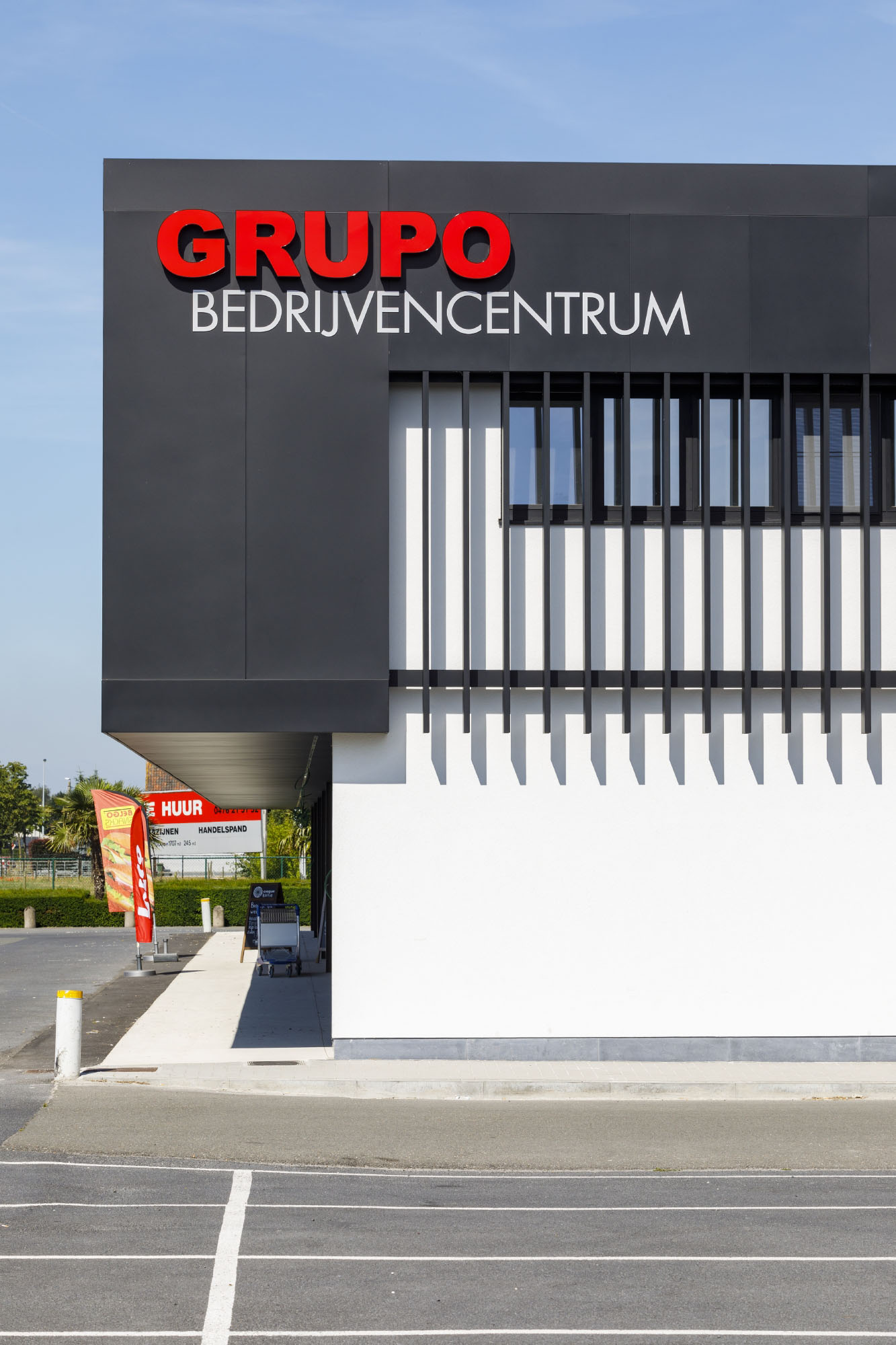 Grupo - Outdoor signalisatie en gevelletters