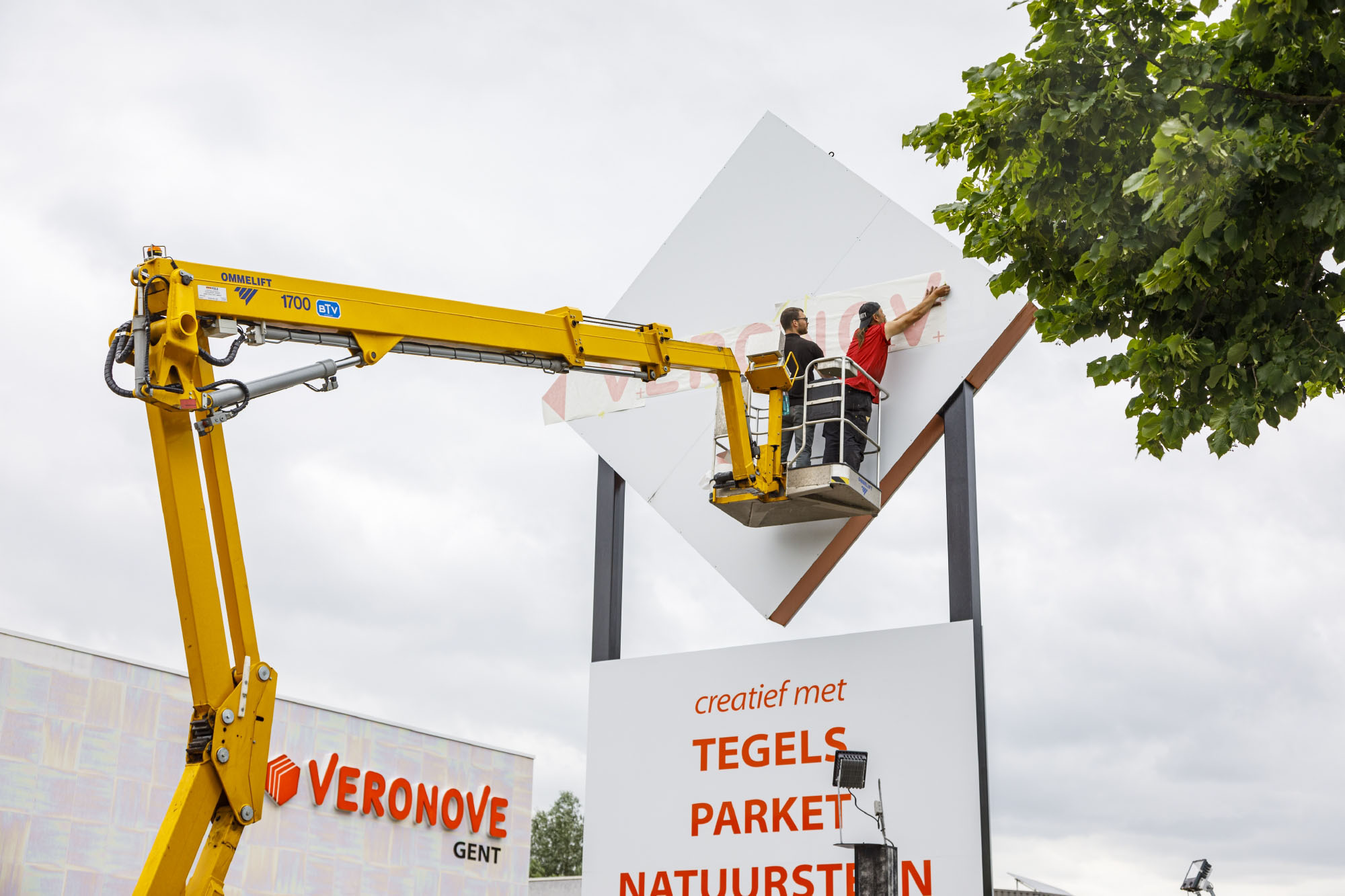 Veronove - Outdoor signalisatie en gevelletters