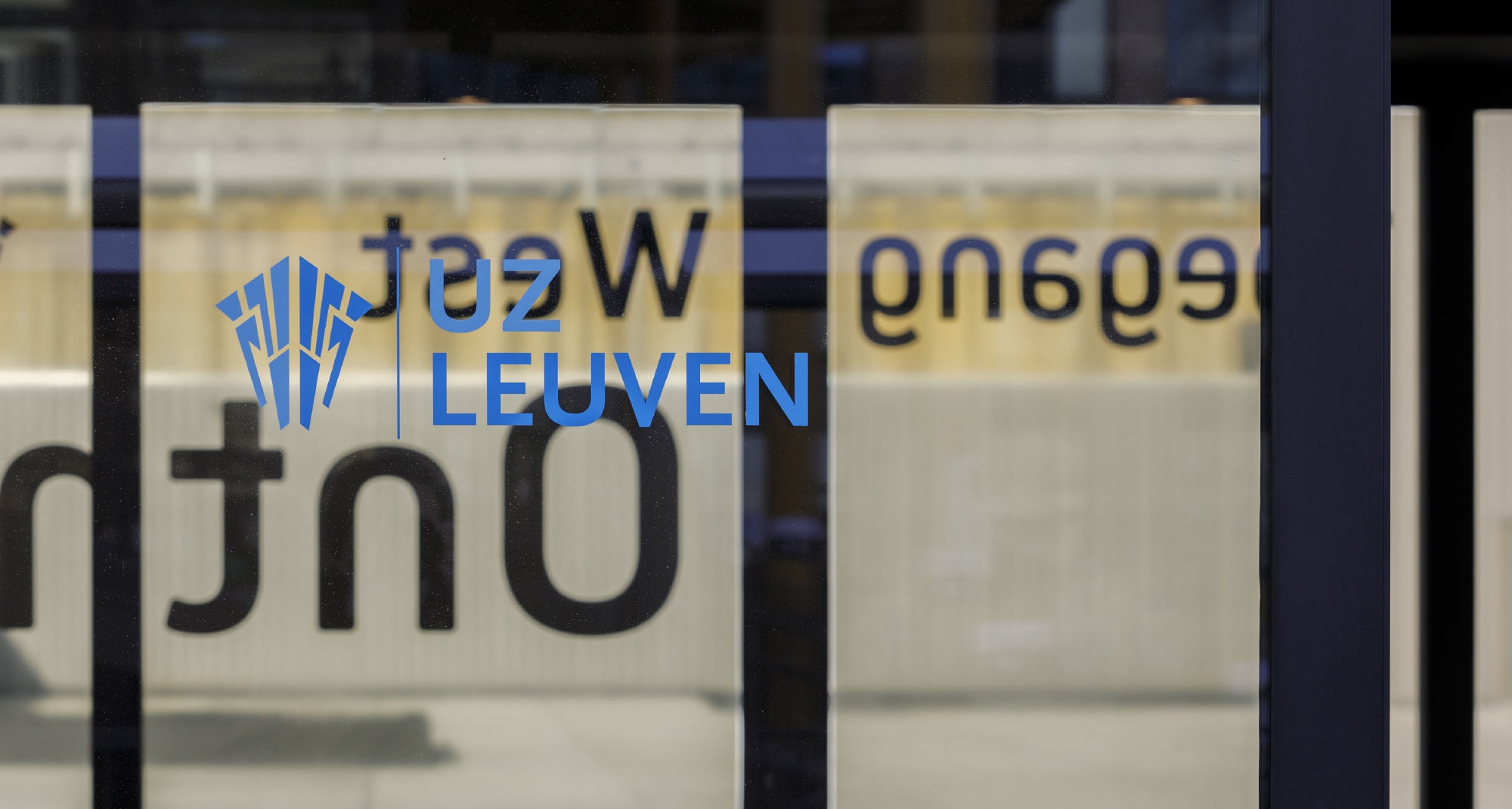 Infopunt UZ Leuven - realisatie Lumac Signs
