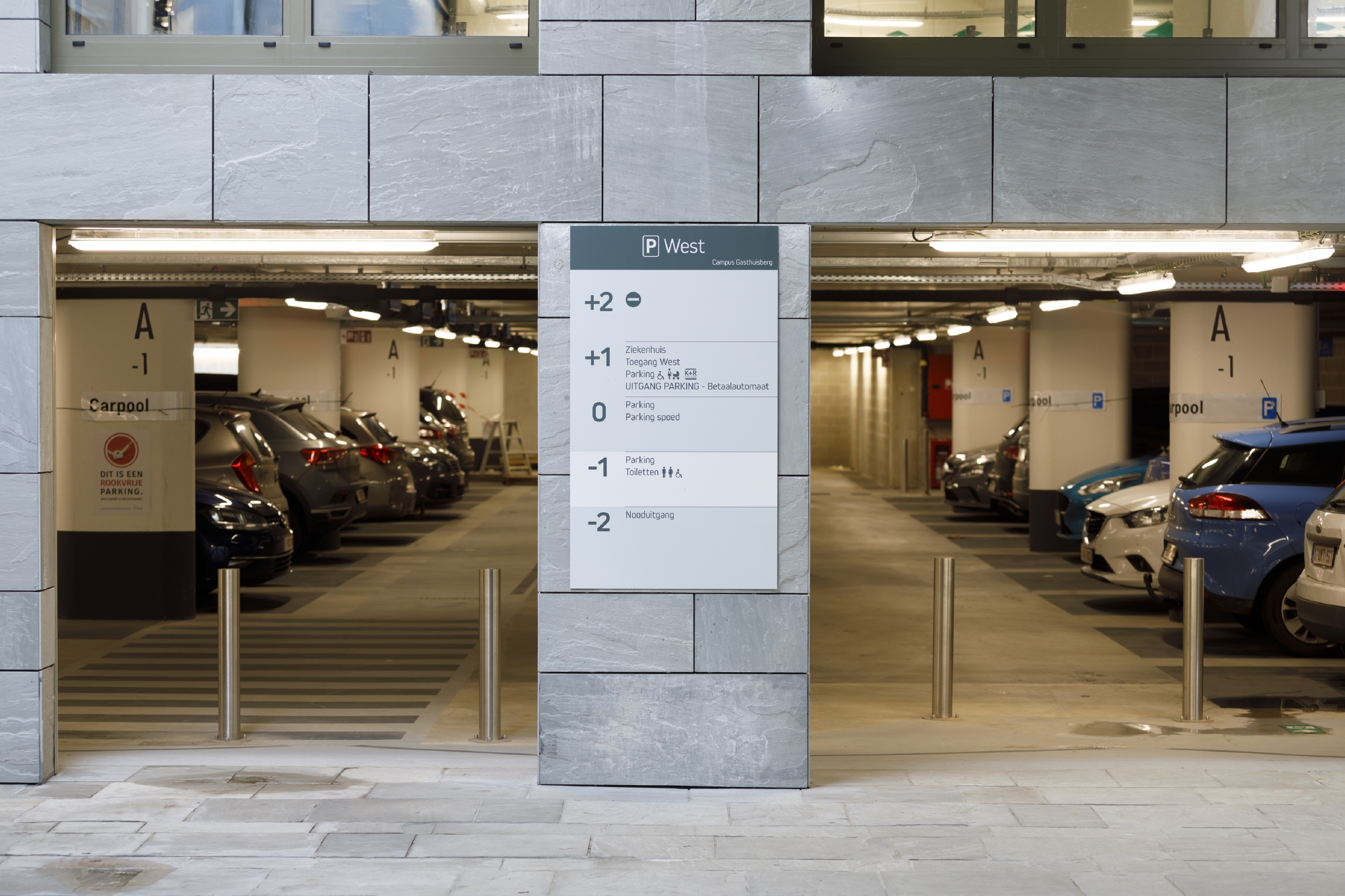 parking UZ leuven realisatie Lumac Signs