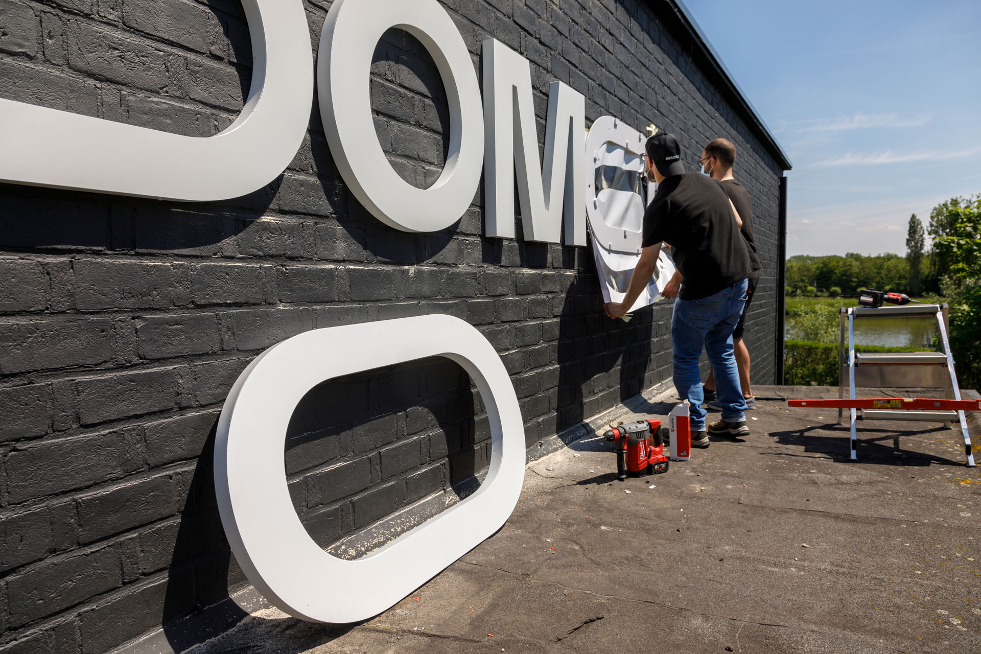 DOMO CHEMICALS - outdoor signalisatie met doosletters