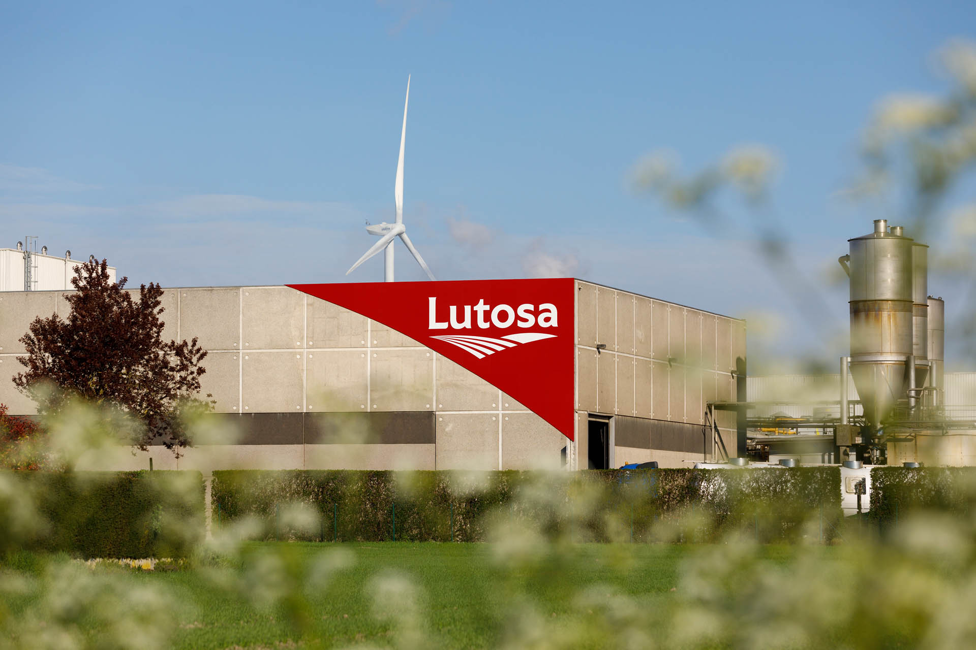 Lutosa Waregem - rebranding outdoor signalisatie