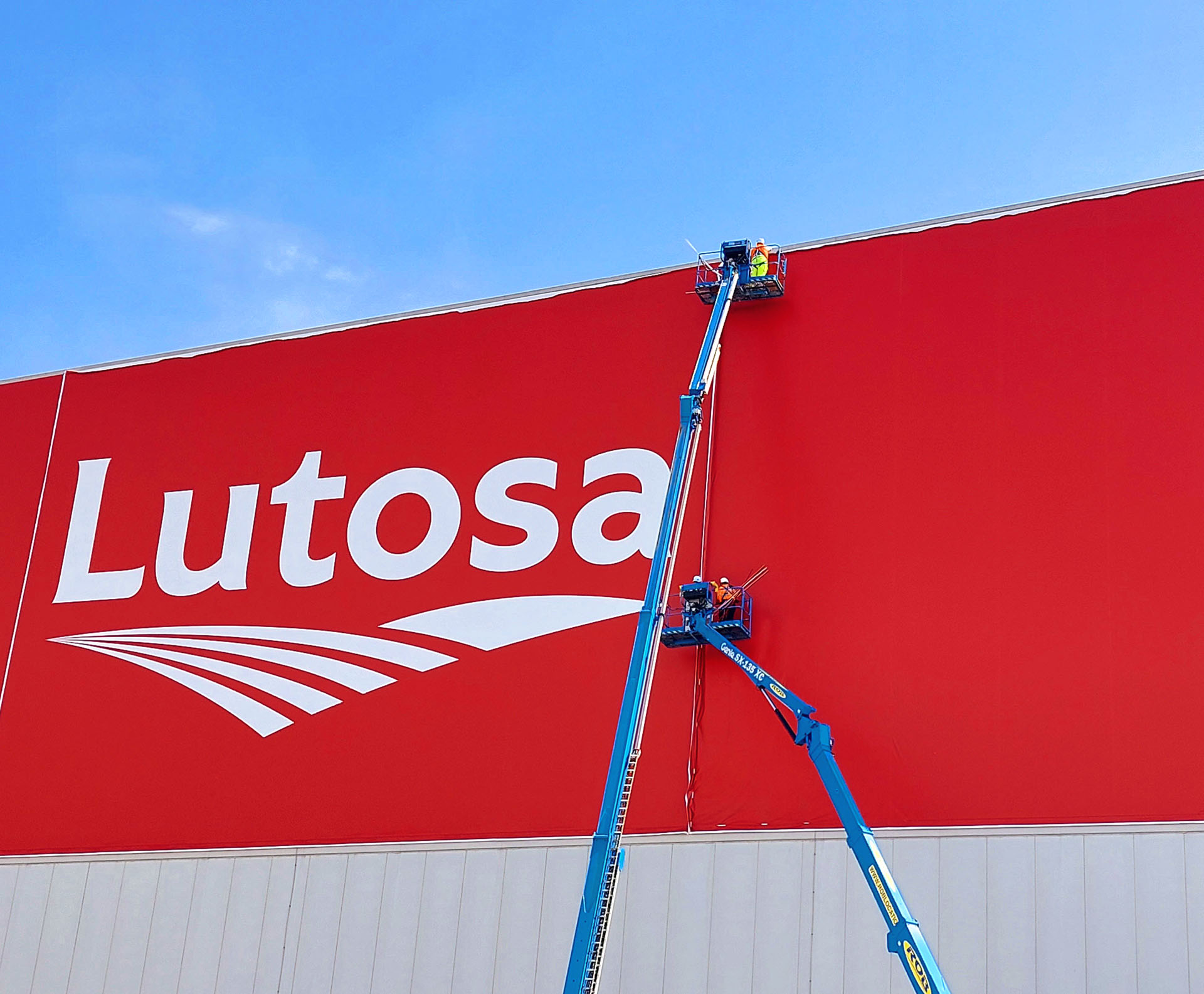 Lutosa Leuze- rebranding outdoor signalisatie