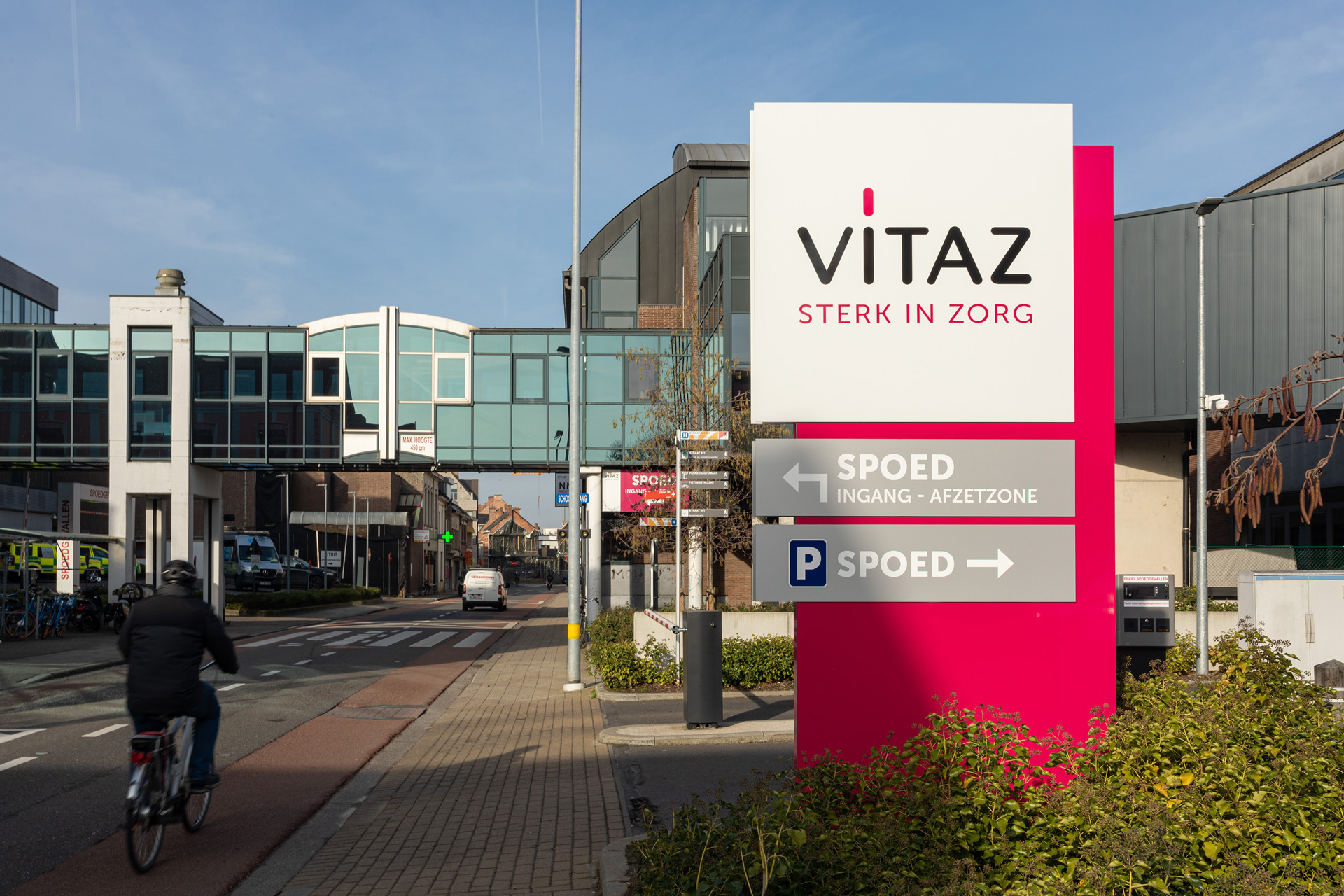 VITAZ sterk in zorg - Rebranding outdoor signalisatie