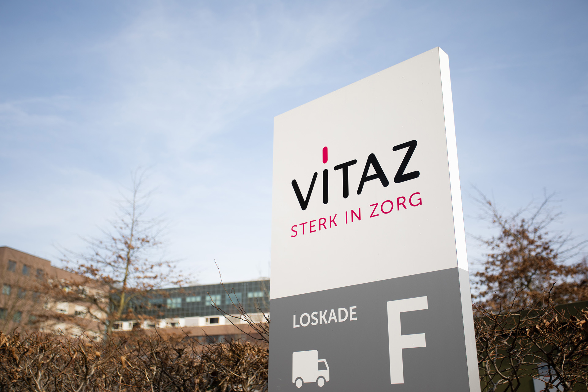 VITAZ sterk in zorg - Rebranding outdoor signalisatie